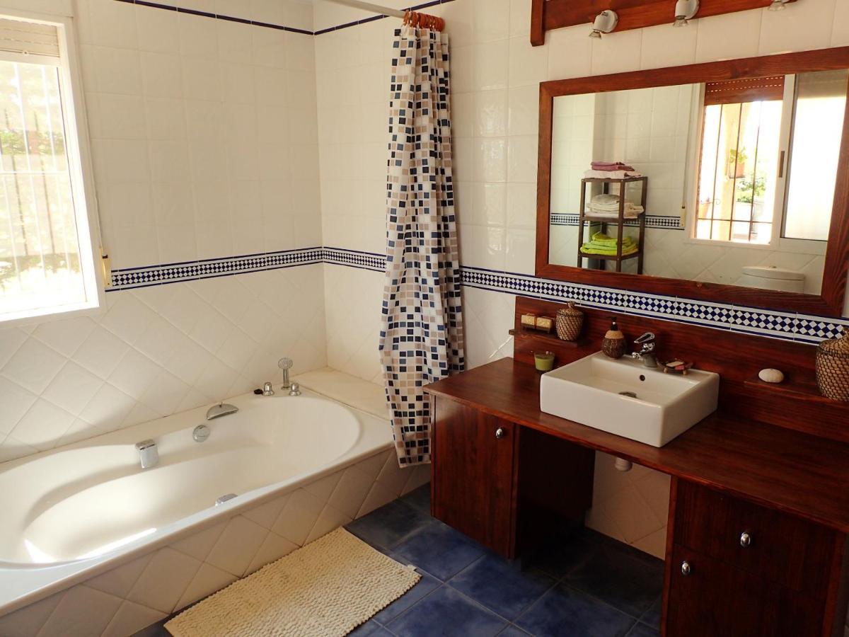 Villa Buganvilla เอลเช ภายนอก รูปภาพ